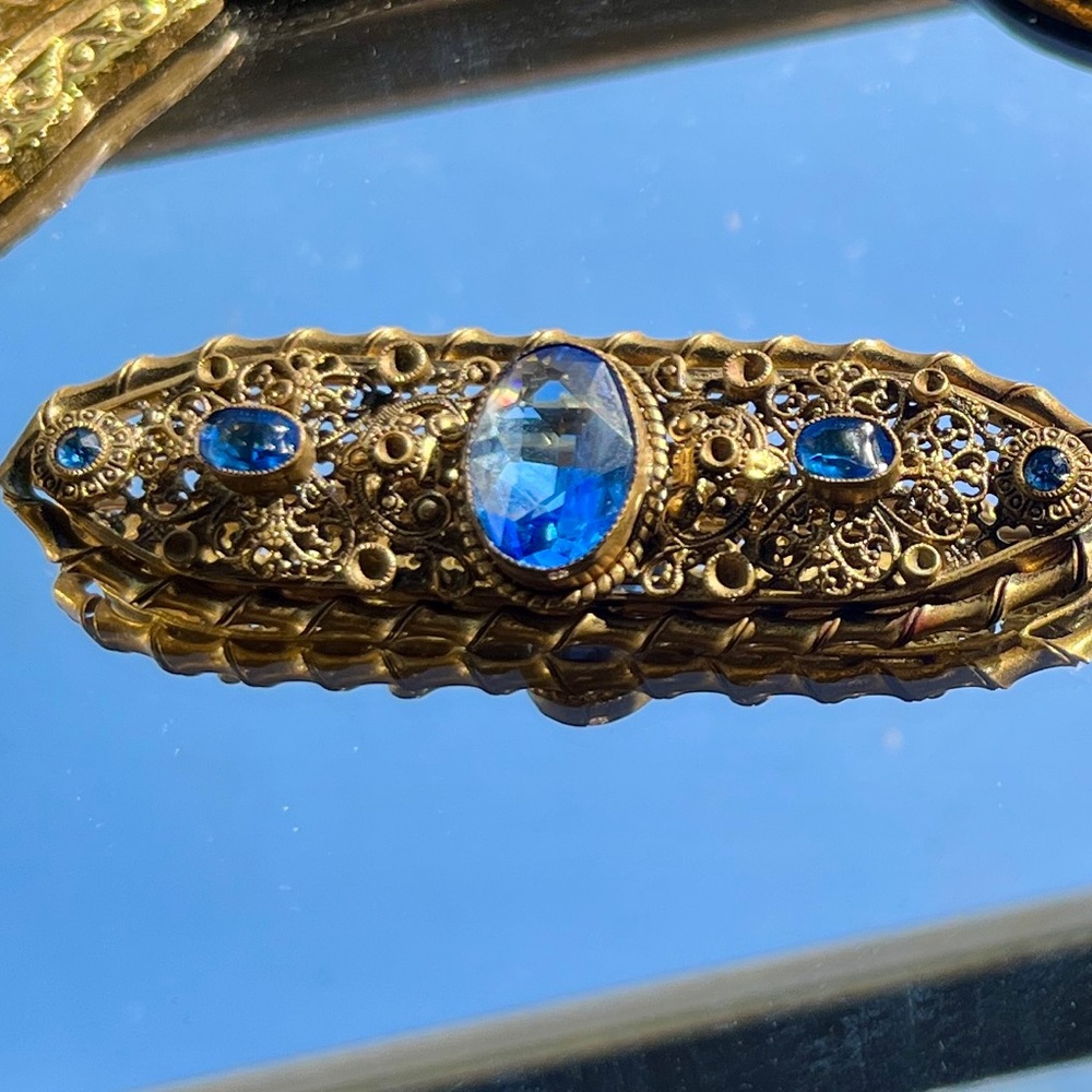 Elegant Gold and Blue Filigree Brooch